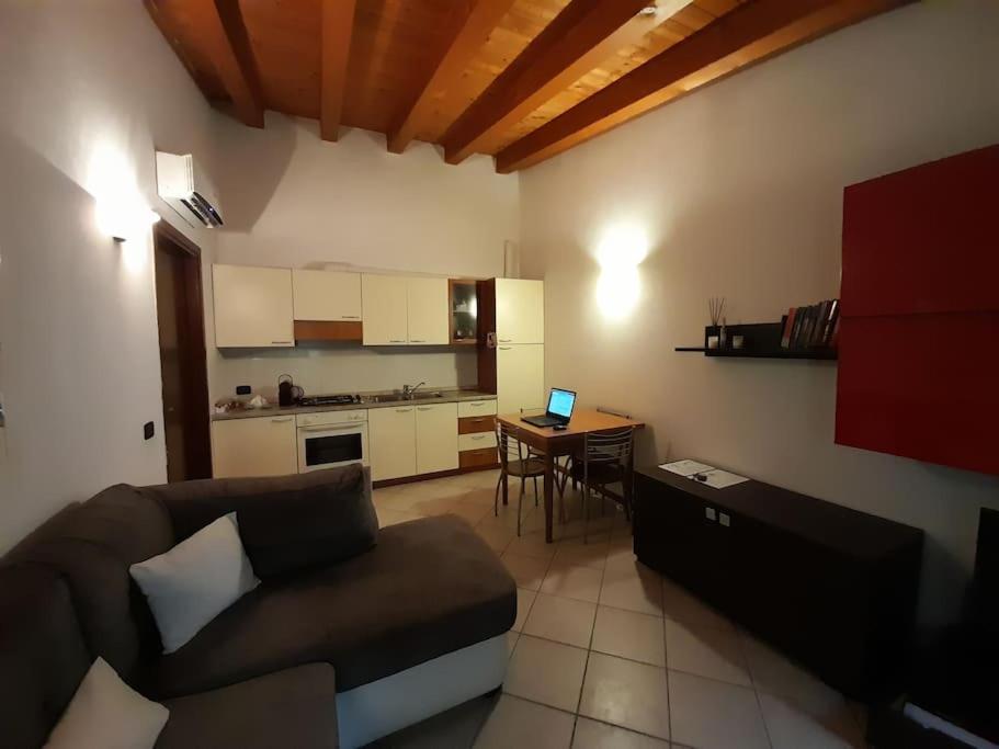 La Casa Di Davide Con Giardino E Garage Apartment เวโรนา ภายนอก รูปภาพ