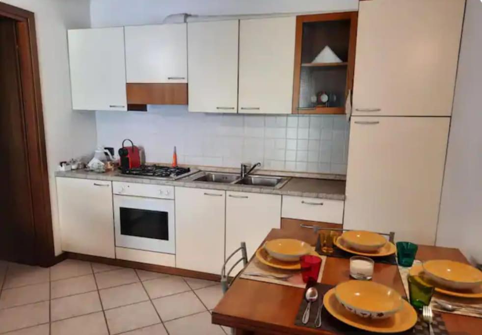 La Casa Di Davide Con Giardino E Garage Apartment เวโรนา ภายนอก รูปภาพ