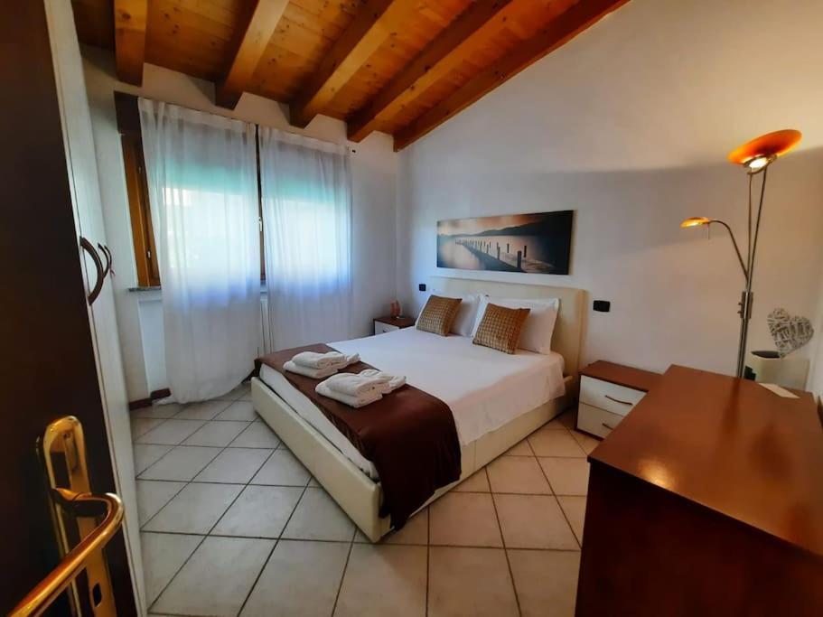 La Casa Di Davide Con Giardino E Garage Apartment เวโรนา ภายนอก รูปภาพ